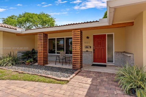 Villa ou maison à vendre à Plantation, Floride: 4 chambres, 243.96 m2 № 1977481 - photo 3