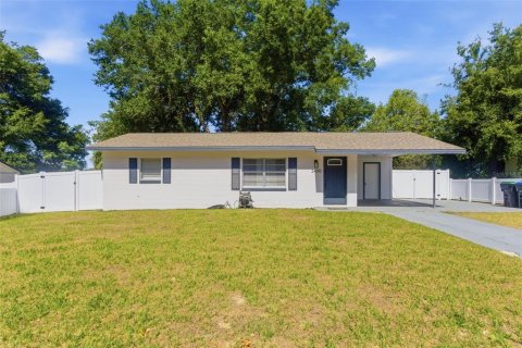 House in Orlando, Florida 3 bedrooms, 91.42 sq.m. № 2308881
