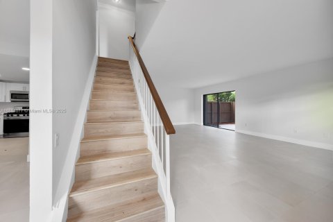 Touwnhouse à vendre à Miami, Floride: 3 chambres, 146.32 m2 № 1930331 - photo 20