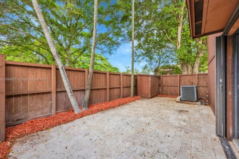 Touwnhouse à vendre à Miami, Floride: 3 chambres, 146.32 m2 № 1930331 - photo 30