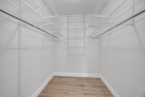 Touwnhouse à vendre à Miami, Floride: 3 chambres, 146.32 m2 № 1930331 - photo 25