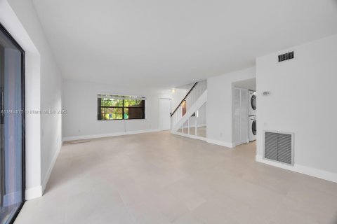 Touwnhouse à vendre à Miami, Floride: 3 chambres, 146.32 m2 № 1930331 - photo 18