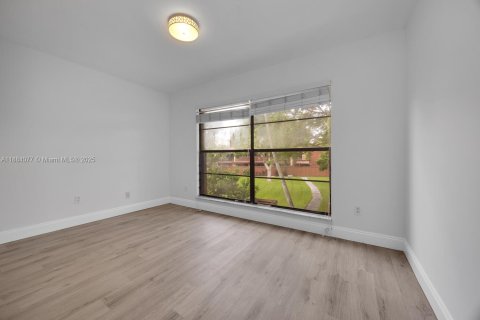 Touwnhouse à vendre à Miami, Floride: 3 chambres, 146.32 m2 № 1930331 - photo 27