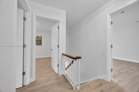 Touwnhouse à vendre à Miami, Floride: 3 chambres, 146.32 m2 № 1930331 - photo 21