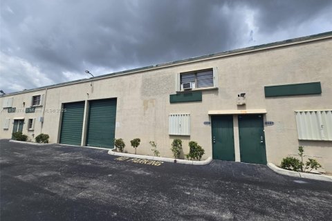 Commercial property in Pompano Beach, Florida № 1830698 - photo 22