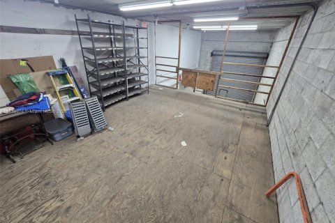Commercial property in Pompano Beach, Florida № 1830698 - photo 12