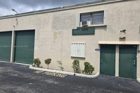 Commercial property in Pompano Beach, Florida № 1830698 - photo 20