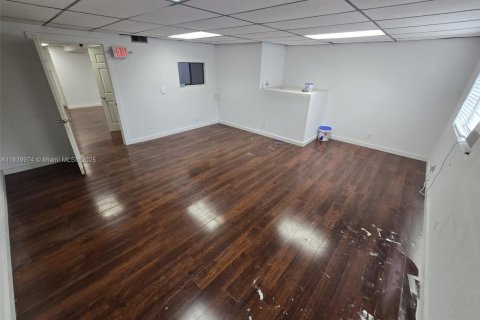 Commercial property in Pompano Beach, Florida № 1830698 - photo 21