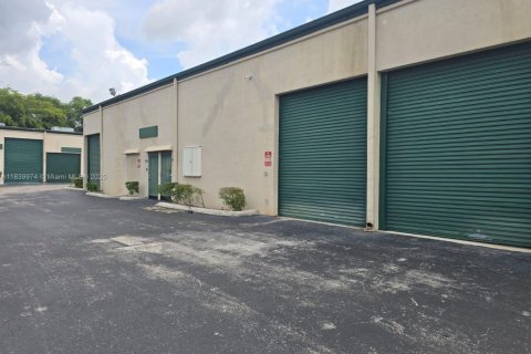 Commercial property in Pompano Beach, Florida № 1830698 - photo 29