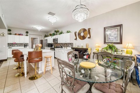 Villa ou maison à vendre à Davenport, Floride: 5 chambres, 291.34 m2 № 1894638 - photo 13