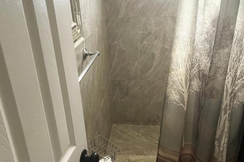 Снять в аренду виллу или дом в Форт-Лодердейл, Флорида 3 комнаты, 96.9м2, № 2172684 - фото 9