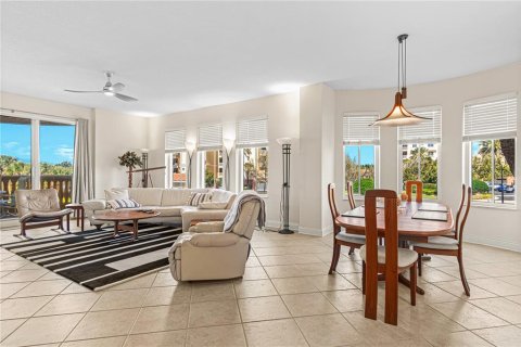 Copropriété à louer à New Smyrna Beach, Floride: 3 chambres, 196.02 m2 № 2139183 - photo 7