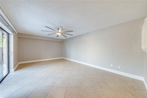 Touwnhouse à vendre à Leesburg, Floride: 2 chambres, 119.66 m2 № 2157214 - photo 21