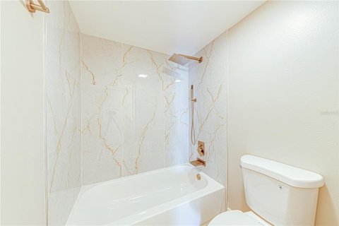 Touwnhouse à vendre à Leesburg, Floride: 2 chambres, 119.66 m2 № 2157214 - photo 4