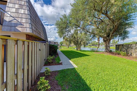 Adosado en Leesburg, Florida 2 dormitorios, 119.66 m2 № 2157214