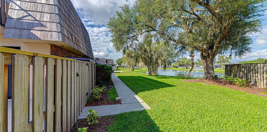 Touwnhouse à Leesburg, Floride 2 chambres, 119.66 m2 № 2157214