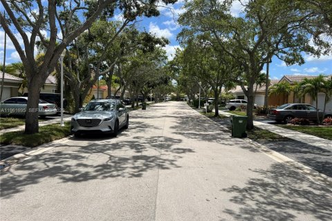 Villa ou maison à vendre à Weston, Floride: 3 chambres, 125.7 m2 № 2025205 - photo 27