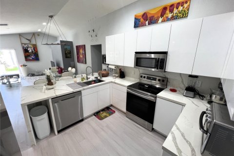 Villa ou maison à vendre à Weston, Floride: 3 chambres, 125.7 m2 № 2025205 - photo 16