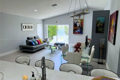 Villa ou maison à vendre à Weston, Floride: 3 chambres, 125.7 m2 № 2025205 - photo 11