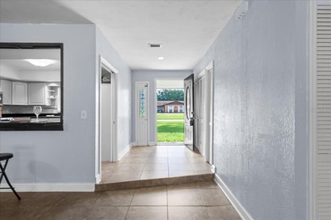 Купить виллу или дом в Брэндон, Флорида 12 комнат, 240.62м2, № 1744404 - фото 7