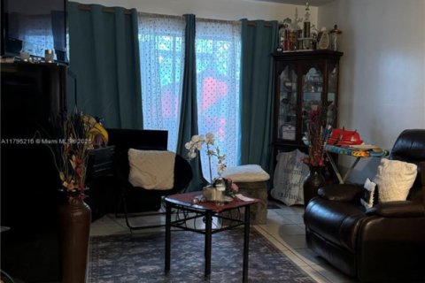 Condominio en venta en Miami Gardens, Florida, 2 dormitorios, 86.49 m2 № 1739407 - foto 4