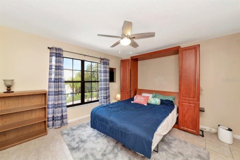 Condo in Bradenton, Florida, 2 bedrooms № 2378060 - photo 11