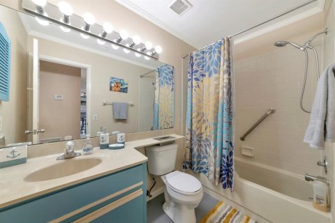 Condo in Bradenton, Florida, 2 bedrooms № 2378060 - photo 10