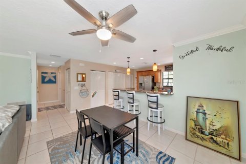 Condo in Bradenton, Florida, 2 bedrooms № 2378060 - photo 19