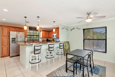 Condo in Bradenton, Florida, 2 bedrooms № 2378060 - photo 15