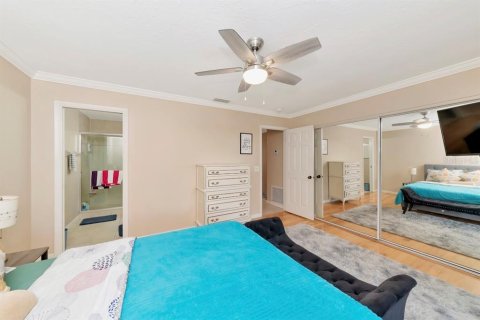 Condo in Bradenton, Florida, 2 bedrooms № 2378060 - photo 9