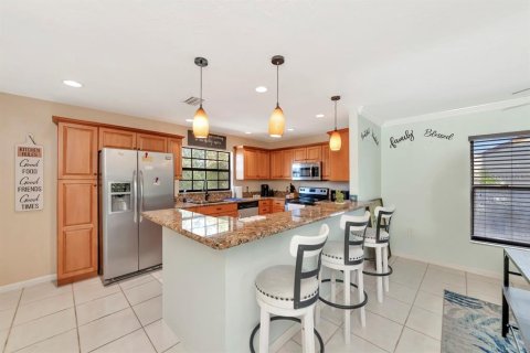 Condo in Bradenton, Florida, 2 bedrooms № 2378060 - photo 16