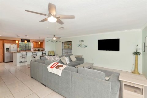 Condo in Bradenton, Florida, 2 bedrooms № 2378060 - photo 13