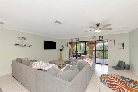 Condo in Bradenton, Florida, 2 bedrooms № 2378060 - photo 5