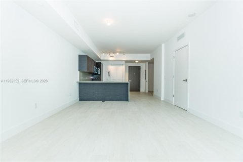 Condo in Miami, Florida, 1 bedroom № 2080925 - photo 5