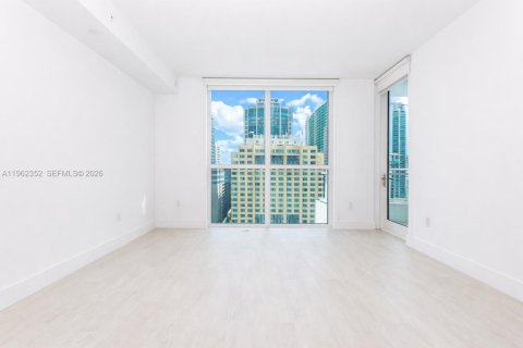 Condo in Miami, Florida, 1 bedroom № 2080925 - photo 11