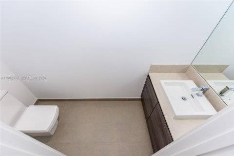Condo in Miami, Florida, 1 bedroom № 2080925 - photo 9