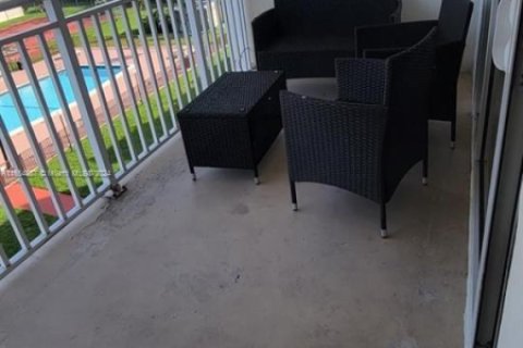 Condo in Hialeah, Florida, 1 bedroom  № 1729416 - photo 22