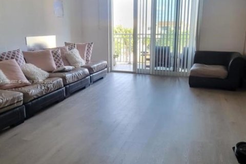 Condo in Hialeah, Florida, 1 bedroom  № 1729416 - photo 9