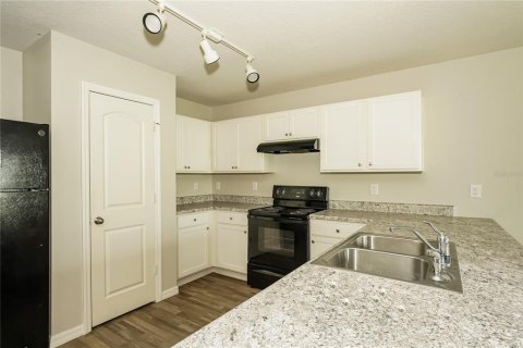 Villa ou maison à louer à Poinciana, Floride: 4 chambres, 131.36 m2 № 1588831 - photo 6