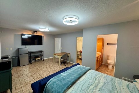 Apartment in Seminole, Florida 2 rooms, 46.82 sq.m. № 2396693 - photo 4