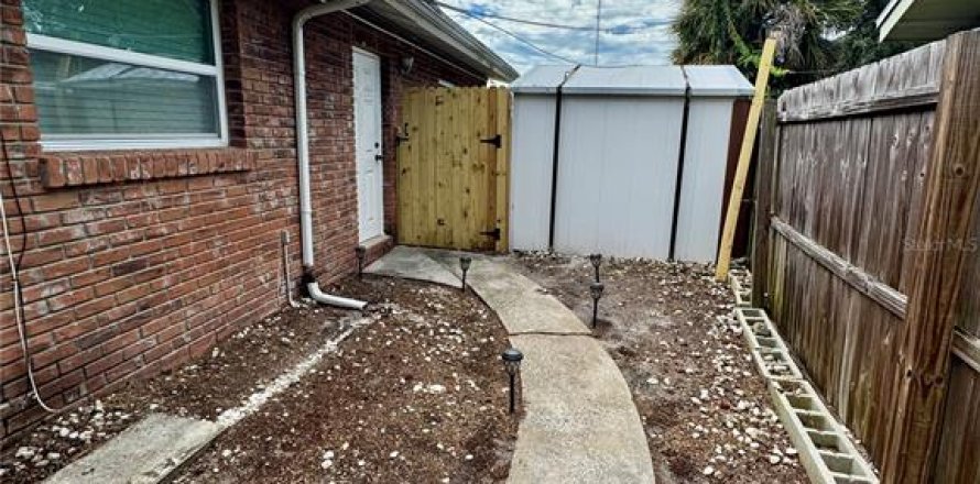Apartment in Seminole, Florida 2 rooms, 46.82 sq.m. № 2396693