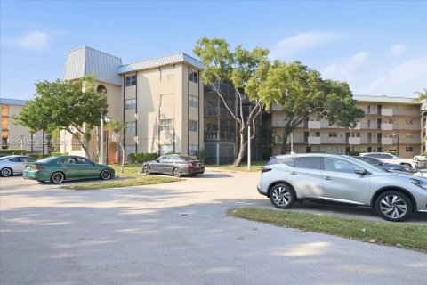 Condominio en venta en Lauderhill, Florida, 2 dormitorios, 80.82 m2 № 2153312 - foto 12