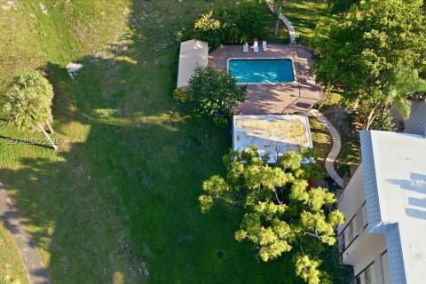 Condominio en venta en Lauderhill, Florida, 2 dormitorios, 80.82 m2 № 2153312 - foto 14