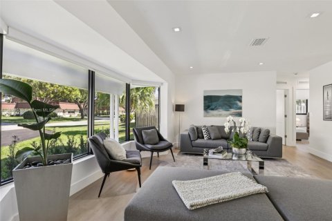 House in Lighthouse Point, Florida 4 bedrooms, 179.49 sq.m. № 1954511 - photo 6