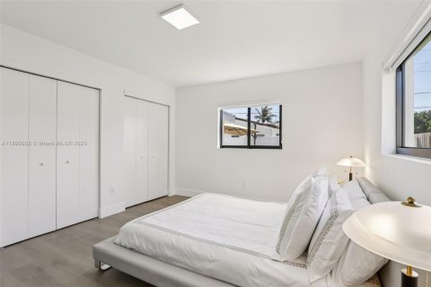 House in Lighthouse Point, Florida 4 bedrooms, 179.49 sq.m. № 1954511 - photo 22