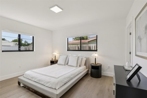 House in Lighthouse Point, Florida 4 bedrooms, 179.49 sq.m. № 1954511 - photo 20