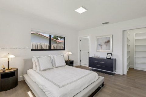 House in Lighthouse Point, Florida 4 bedrooms, 179.49 sq.m. № 1954511 - photo 21