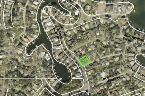 Terreno en venta en Saint Petersburg, Florida № 1732607 - foto 1