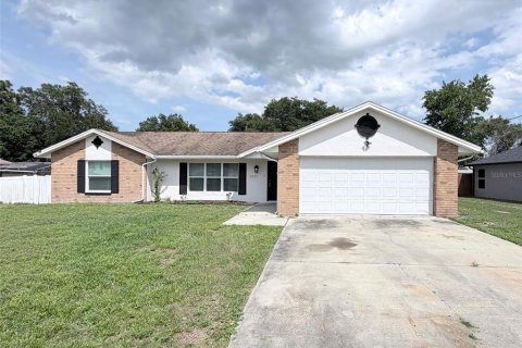 Villa ou maison à Deltona, Floride 3 chambres, 135.17 m2 № 2097896