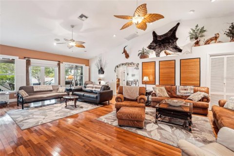 House in Sarasota, Florida 3 bedrooms, 278.89 sq.m. № 1542882 - photo 8